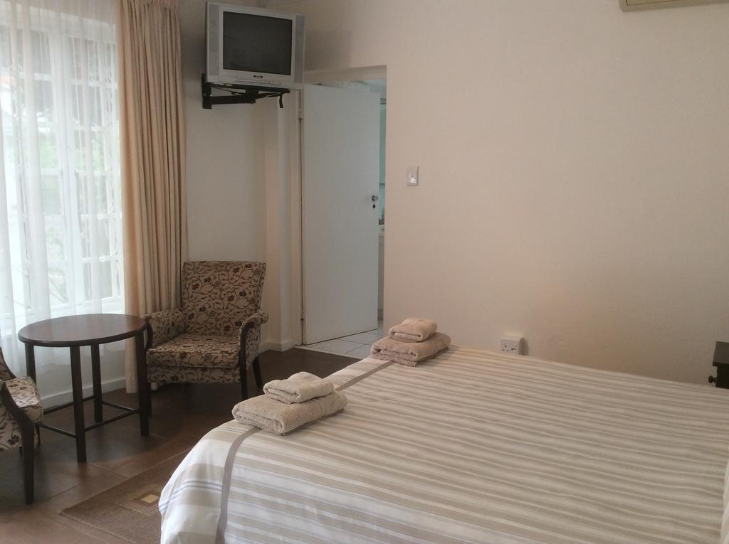 มันดาเลย์ เบด แอนด์ เบรคฟัสท์ แอนด์ คอนเฟอร์เรนซ์ Bed & Breakfast เดอร์บัน ภายนอก รูปภาพ